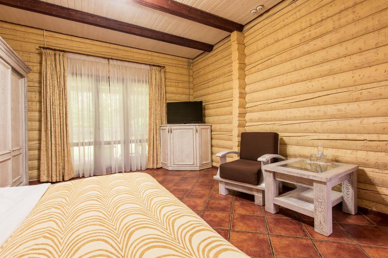 Georg Park Hotel Tarashany Exterior foto